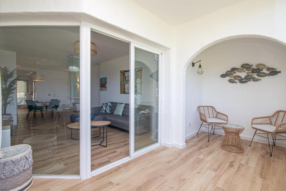 Wonderful 2 Bed Apartment With Stunning Sea Views Sitio de Calahonda Extérieur photo